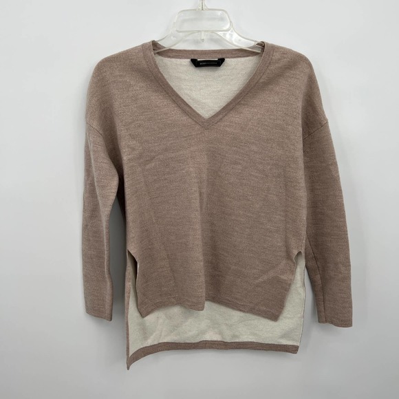 BCBG MaxAzria Women's Tan Long Sleeve V-Neck Pullover Sweater - Picture 1 of 2